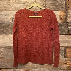 AMERICAN EAGLE V NECK SWEATER SIZE XS
